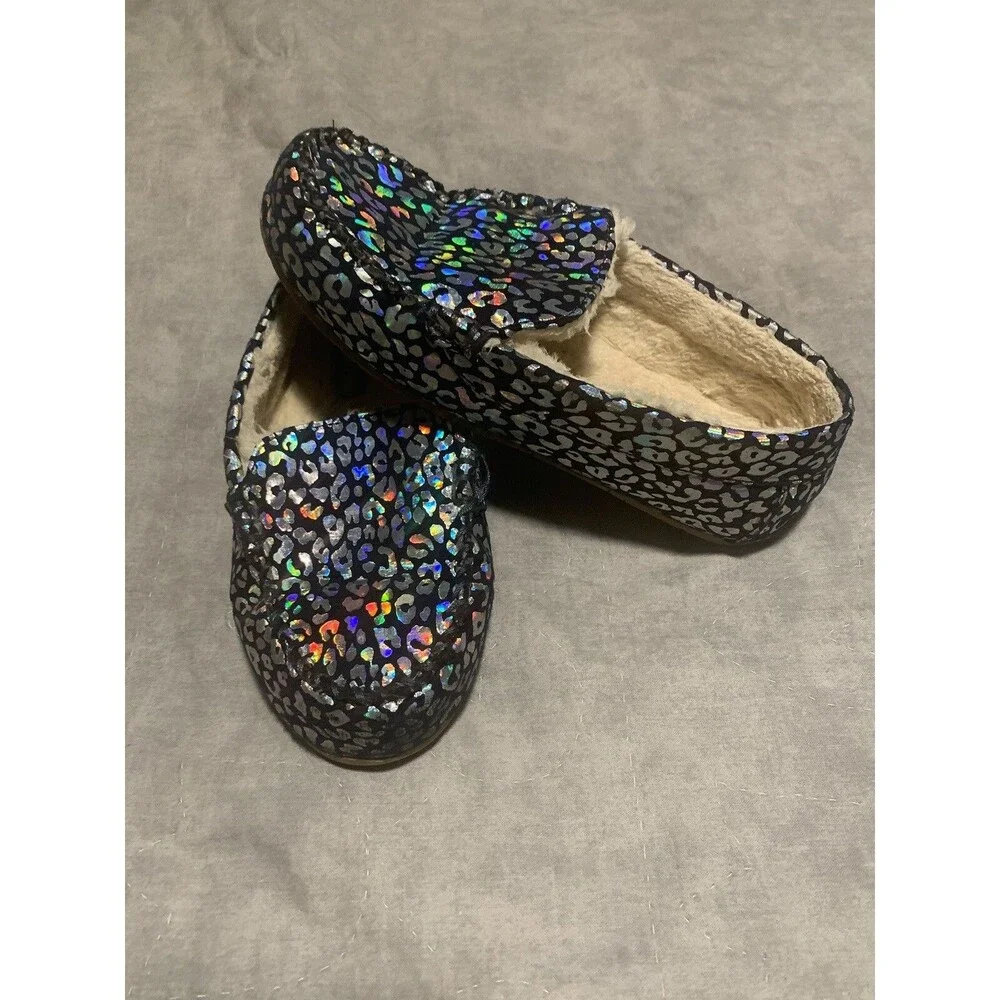 Girl's Land's End Shiny Animal Print Black & Silver Mocassins, Size 5 Used